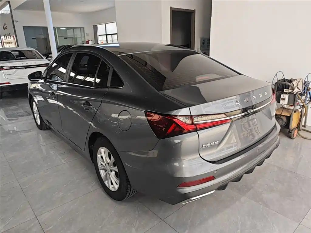 Roewe i5 1.5 L CVT Luxury