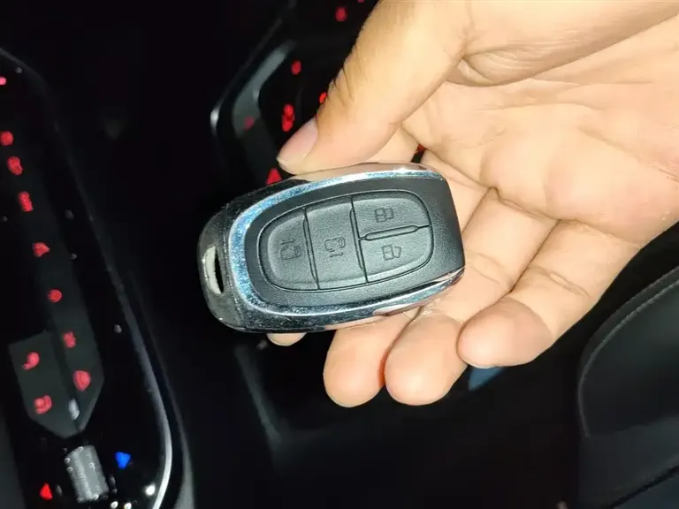 Maxus G20 大通G20 2020款 2.0 T 汽油自动智尊版