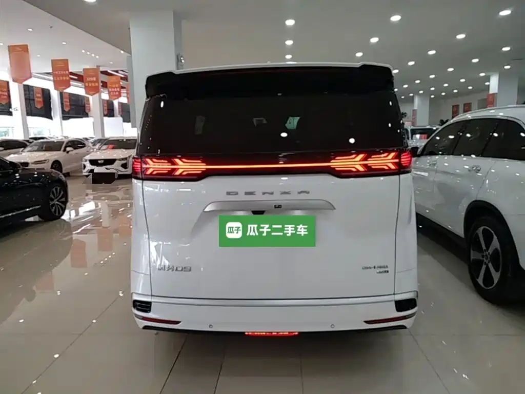 Denza D9 DM-i Smart Drive 1020 4 WD Honored