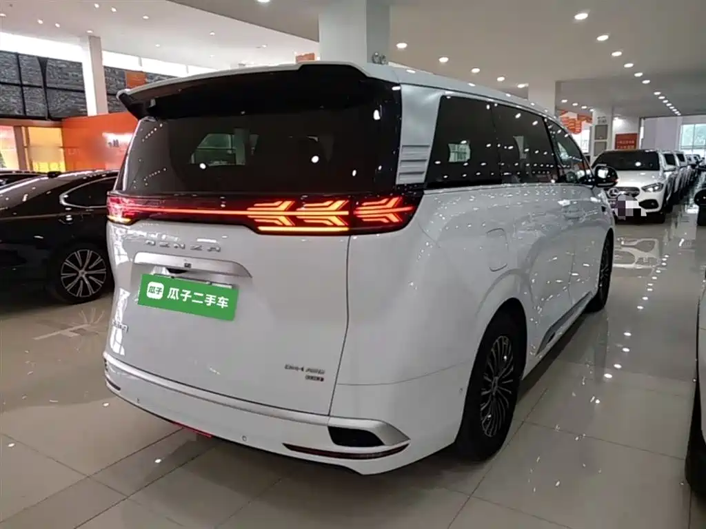 Denza D9 DM-i Smart Drive 1020 4 WD Honored