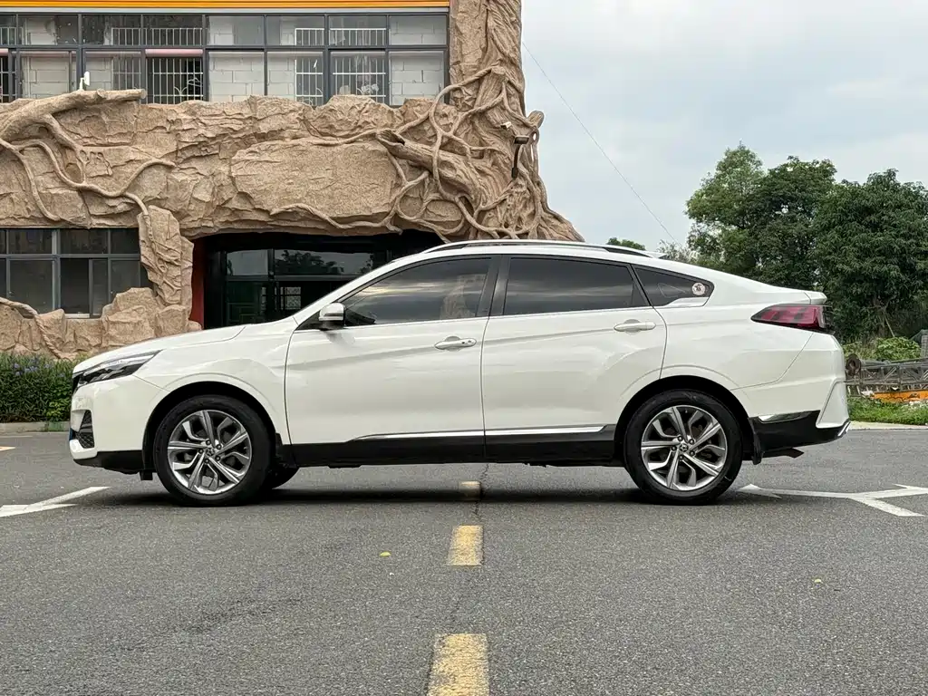 Venucia T90 启辰T90 2021款 260 T 轻混 自动智联畅行版
