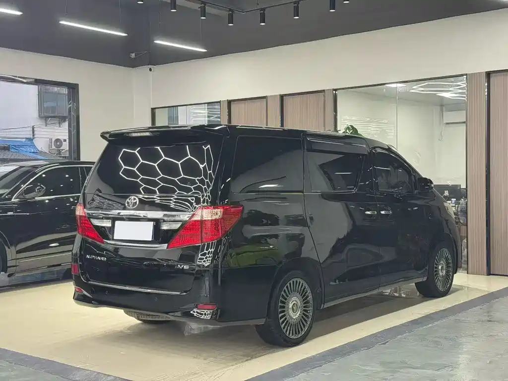 Alphard 3.5 L Luxury
