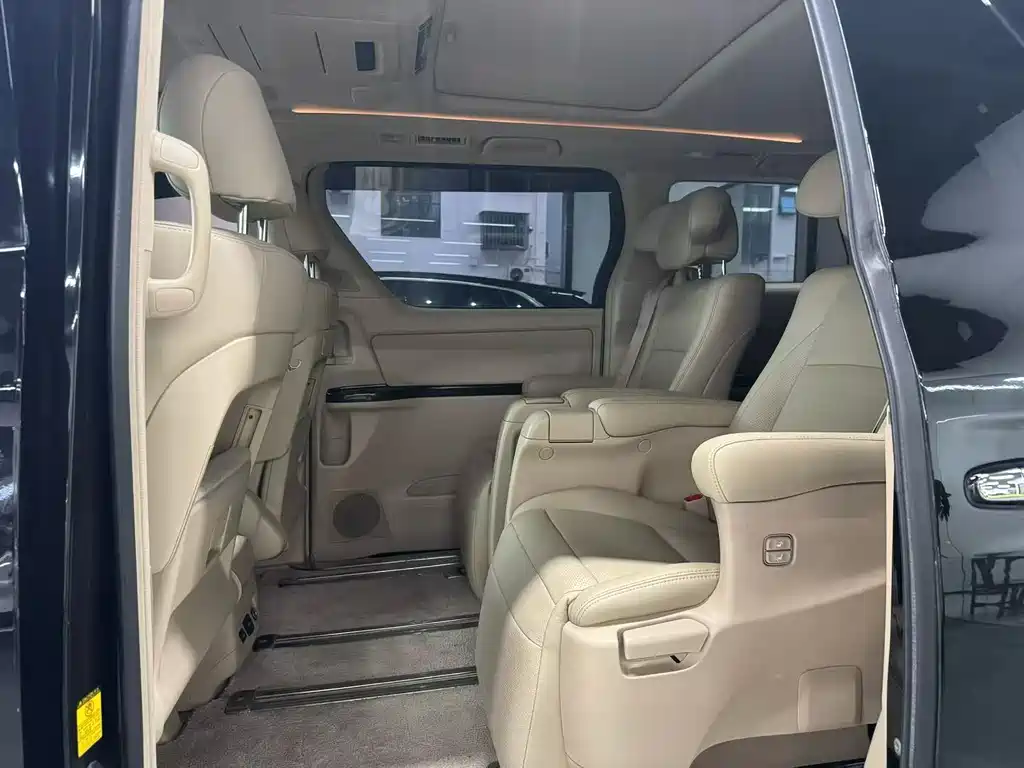 Alphard 3.5 L Luxury