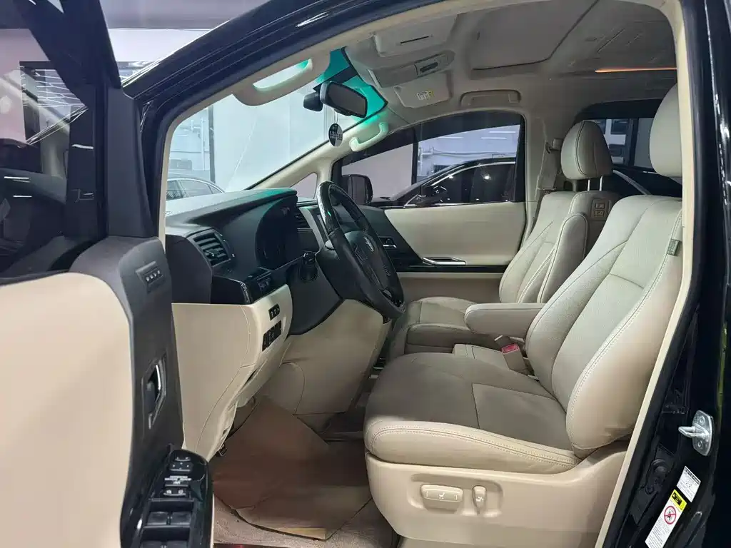 Alphard 3.5 L Luxury