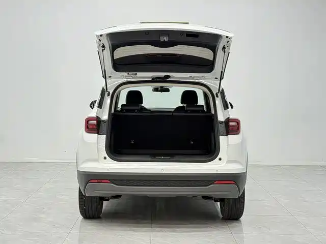 Changan CS35 PLUS 长安CS35 PLUS 2021款 改款 荣耀百万版 1.6 L 手动精英版