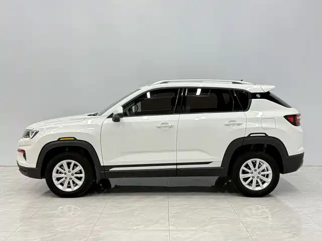 Changan CS35 PLUS 长安CS35 PLUS 2021款 改款 荣耀百万版 1.6 L 手动精英版