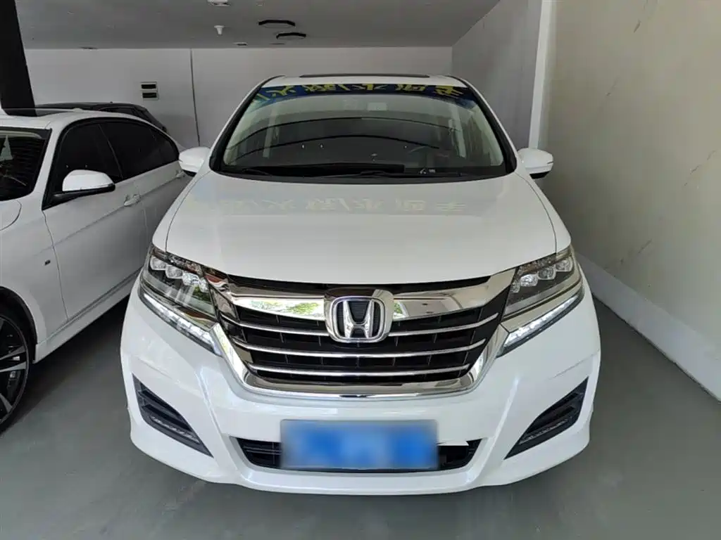 Elysion 2.4 L Luxury
