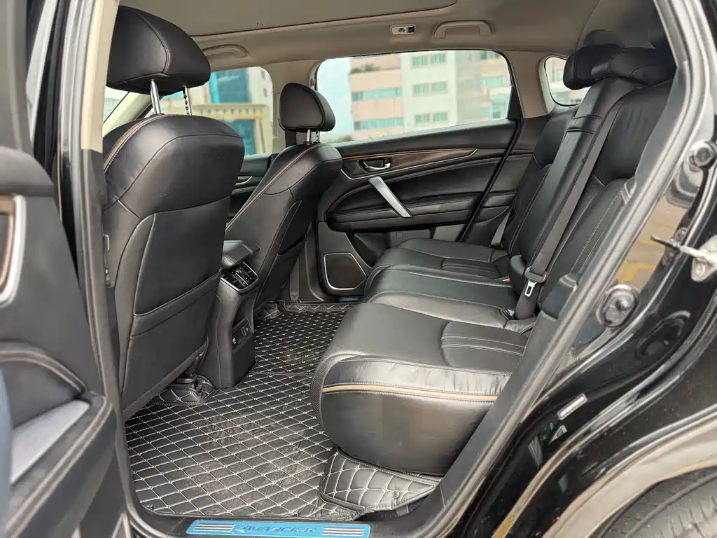Avancier 370 TURBO 2 WD Luxury