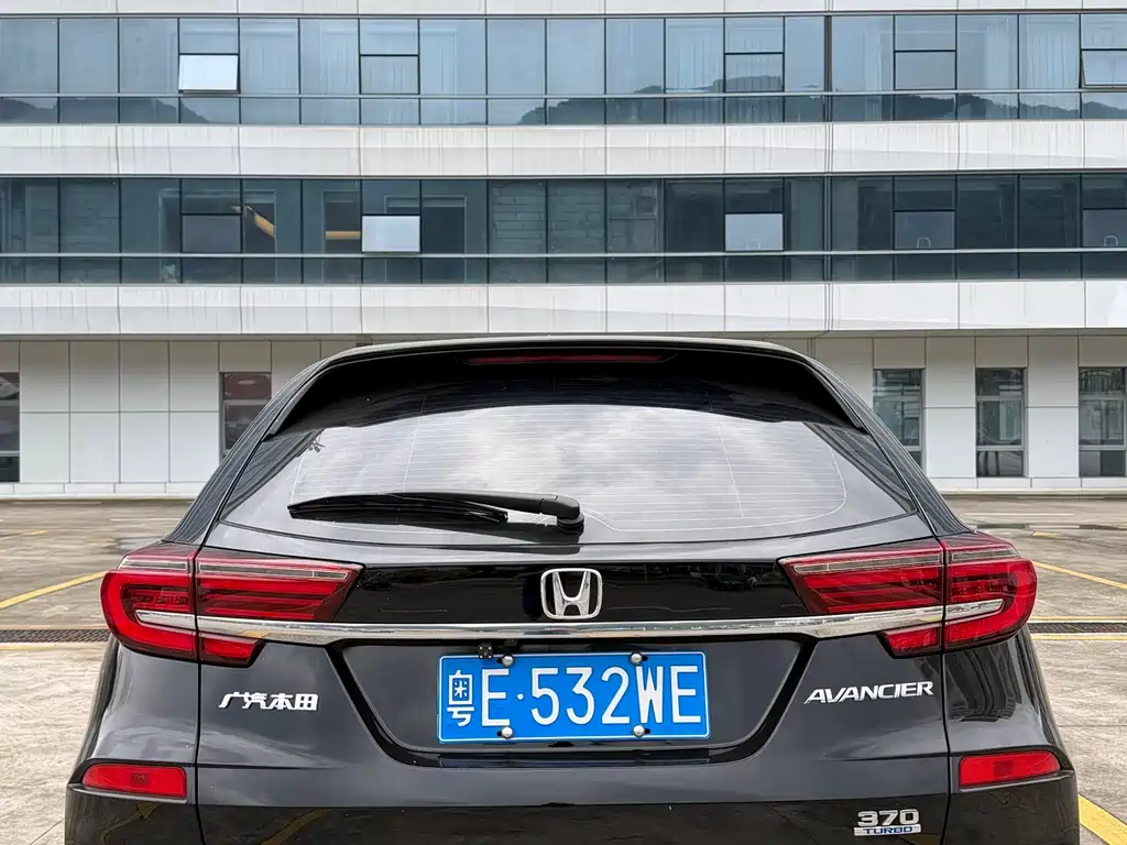 Avancier 370 TURBO 2 WD Luxury
