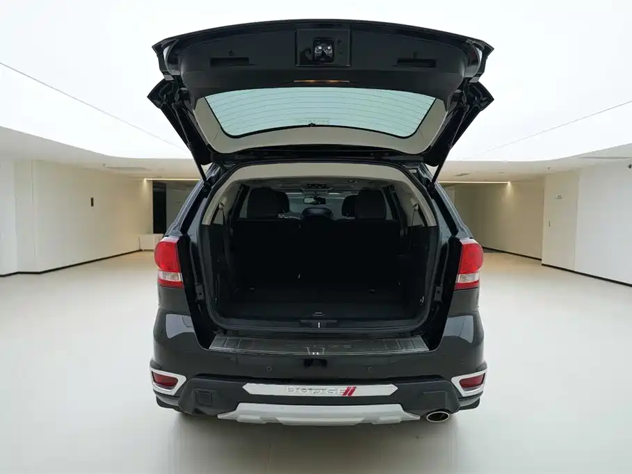 Journey 2.4 L 2 WD Premium Style