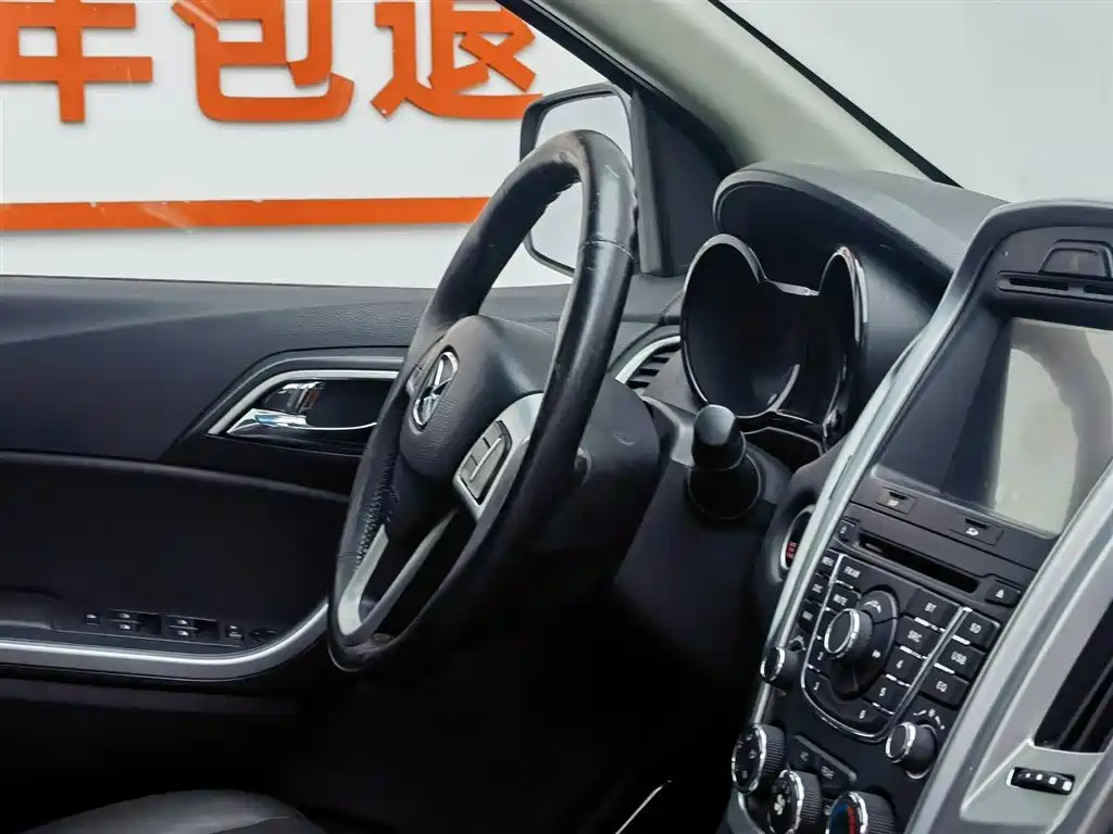 Yusheng S350 驭胜S350 2014款 2.4 T 自动两驱柴油豪华天窗版7座