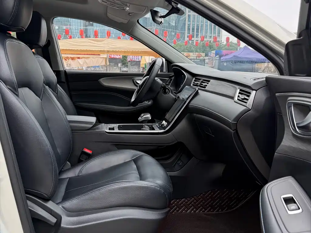 Roewe RX5 PLUS 300 TGI Auto Ali China Style Luxury