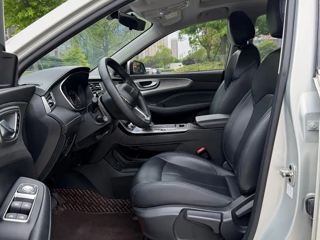 Roewe RX5 PLUS 300 TGI Auto Ali China Style Luxury