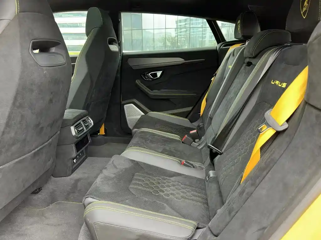 Urus 4.0 T V8 Performante