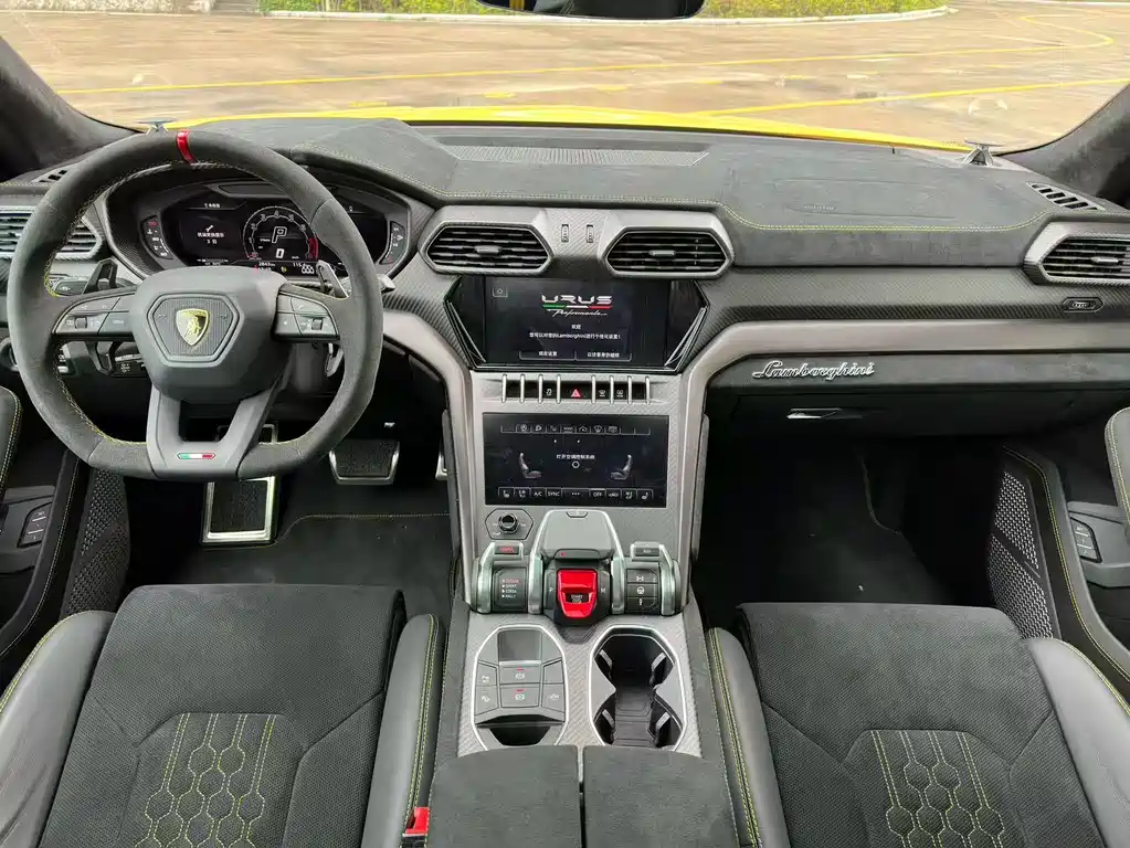 Urus 4.0 T V8 Performante