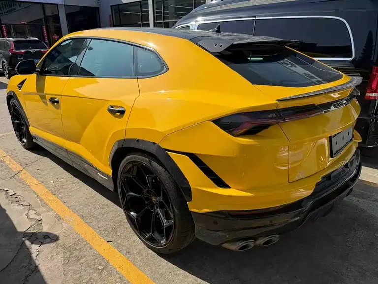 Lamborghini Urus 4.0 T V8 Performante