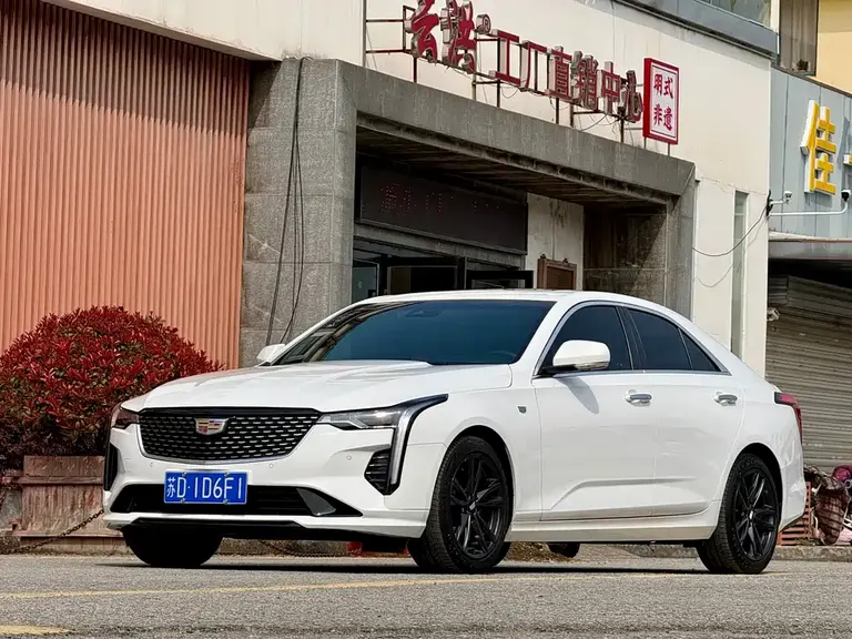 Cadillac CT4 28 T Style