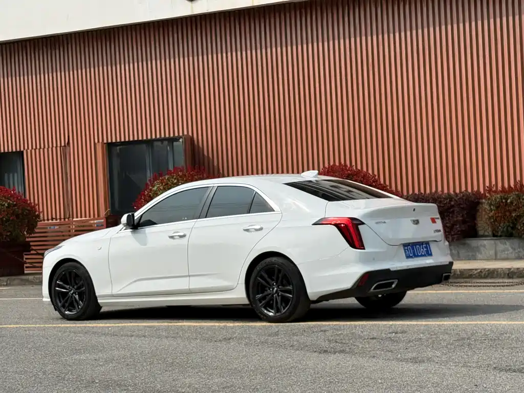 Cadillac CT4 28 T Style