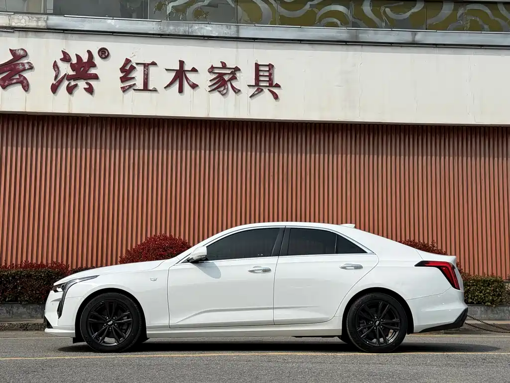 Cadillac CT4 28 T Style