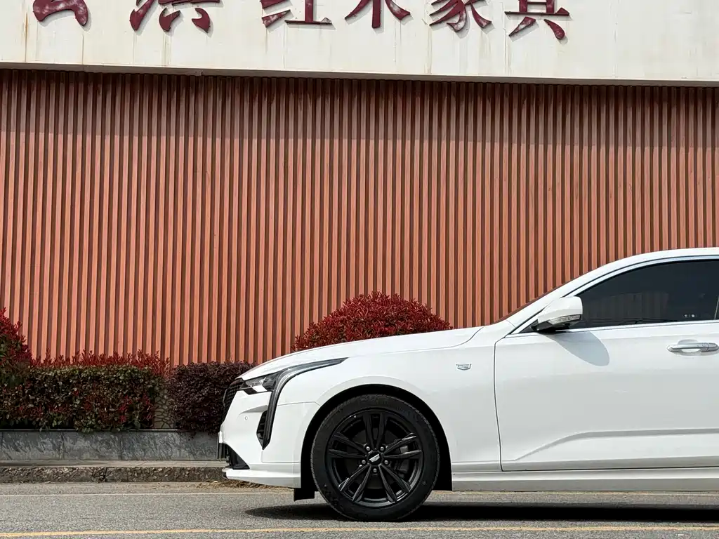 Cadillac CT4 28 T Style