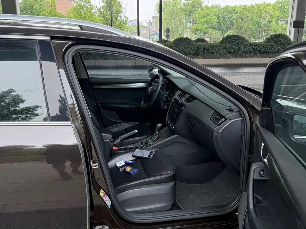Octavia Wagon TSI230 DSG Comfort