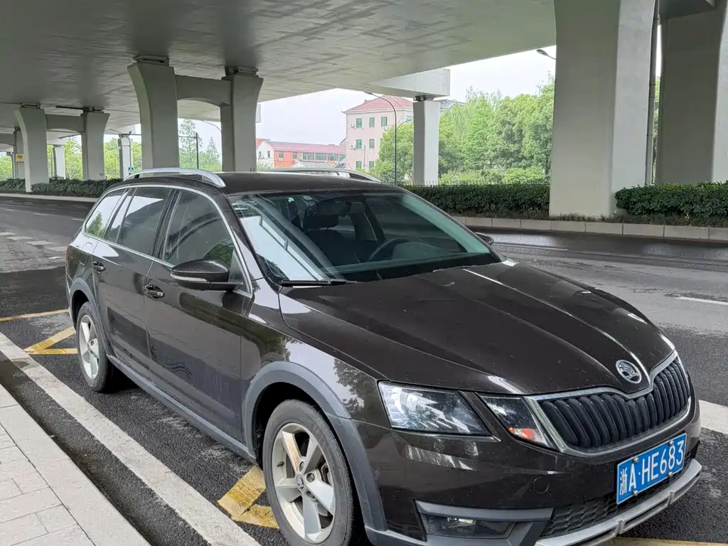 Octavia Wagon TSI230 DSG Comfort