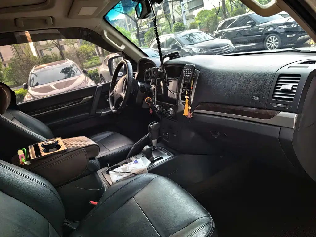 Pajero (Import) 帕杰罗(进口) 2018款 3.0 L 自动豪华版