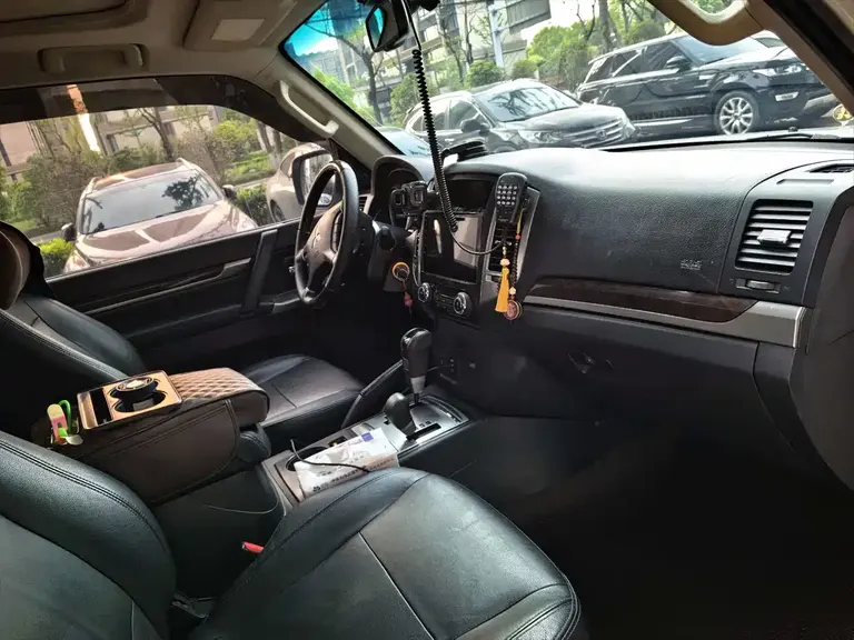 Mitsubishi Pajero (Import) 帕杰罗(进口) 2018款 3.0 L 自动豪华版