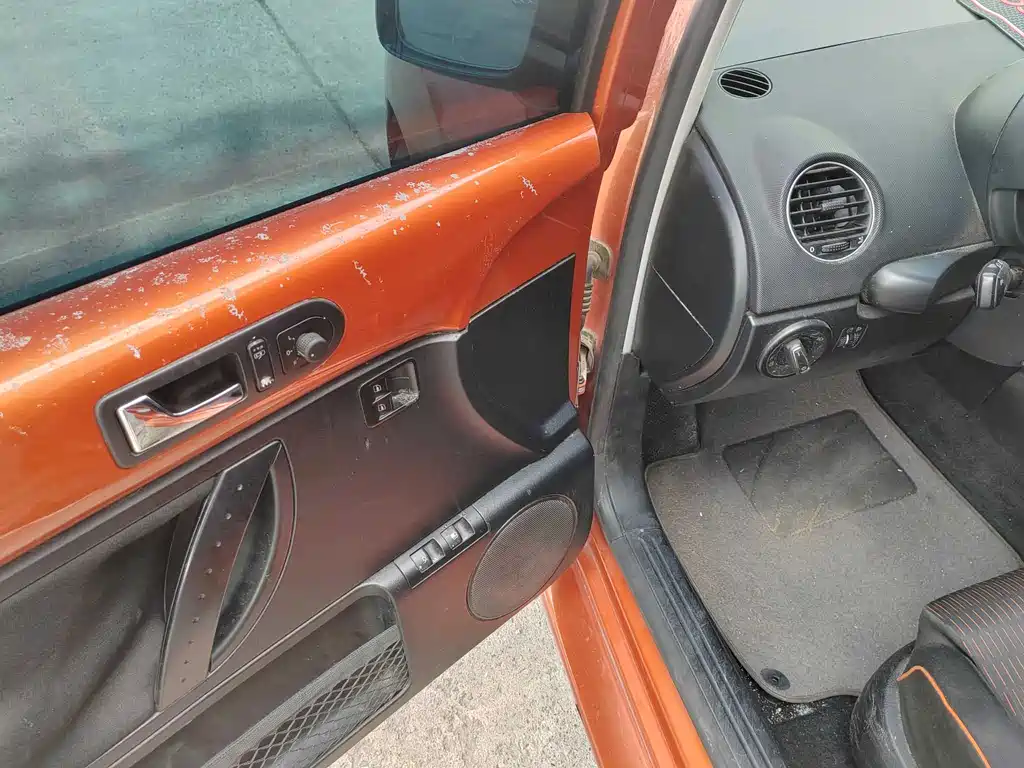 Beetle 2.0 BlackOrange Comfort