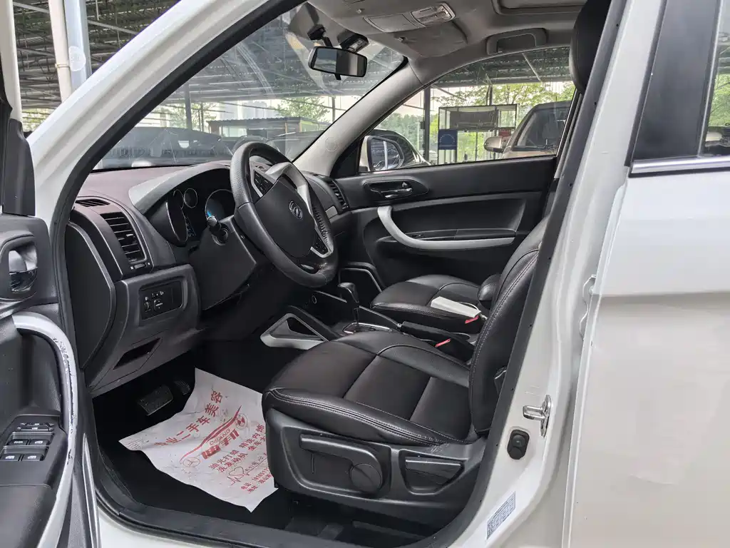 Changan CS35 1.6 L Auto Luxury CN-IV