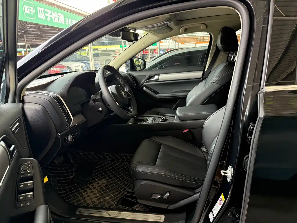 Tang 2.0 T Auto Connected Honored 7-seat CN-VI