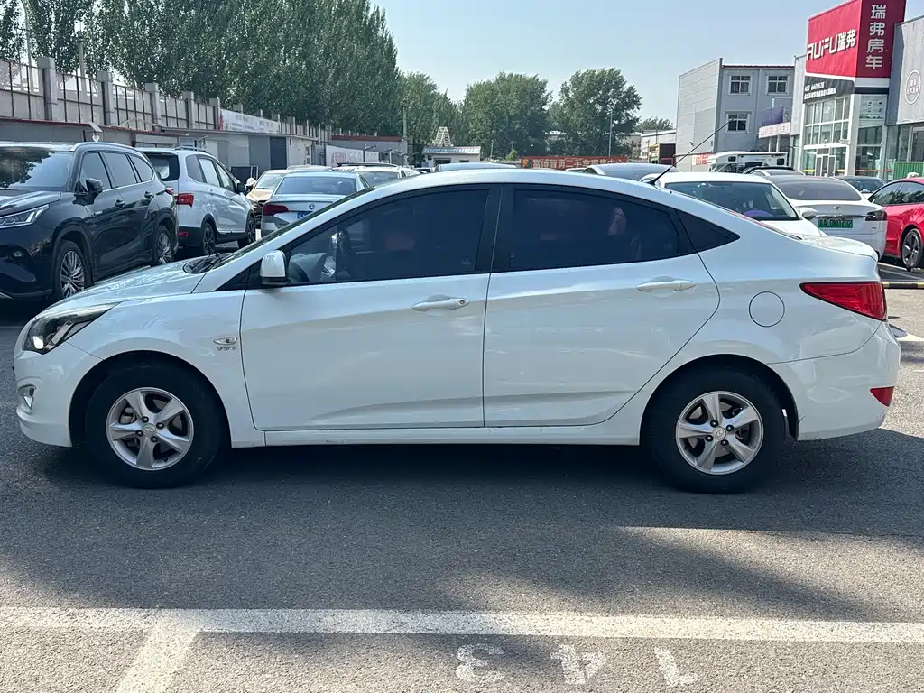Accent 1.4 L Manual Intelligent GLS
