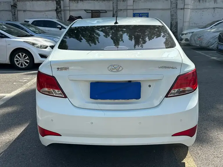 Hyundai Accent 1.4 L Manual Intelligent GLS