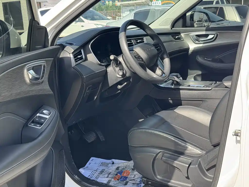 Roewe RX5 PLUS 330 TGI Auto Leading Trend Smart Premium