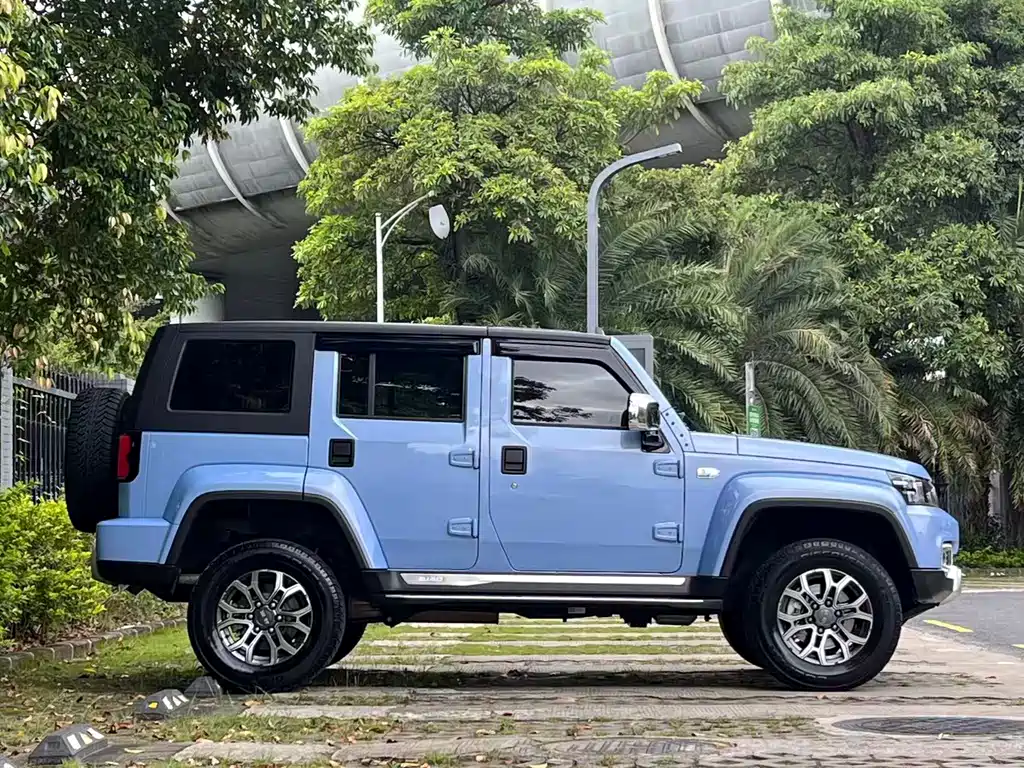 BAIC BJ40 2.0 T Auto 4 WD City Hunter Swordsman