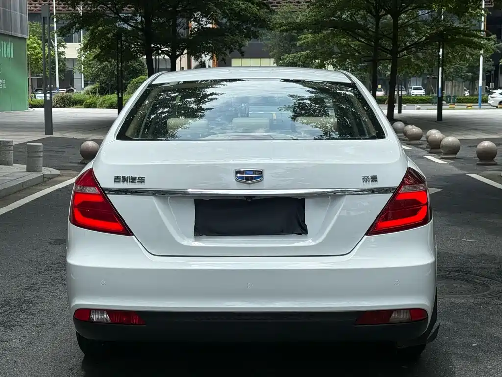 Emgrand Sedan Million 1.5 L Manual Luxury