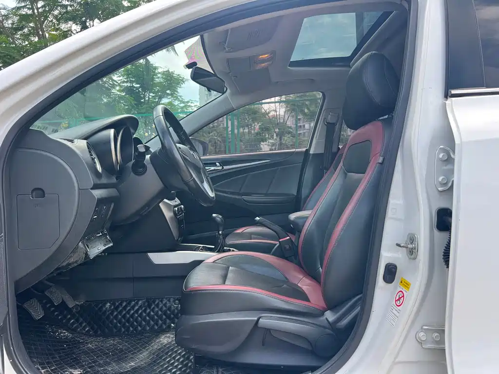 Eado XT 1.6 L Manual Handsome Cool CN-V