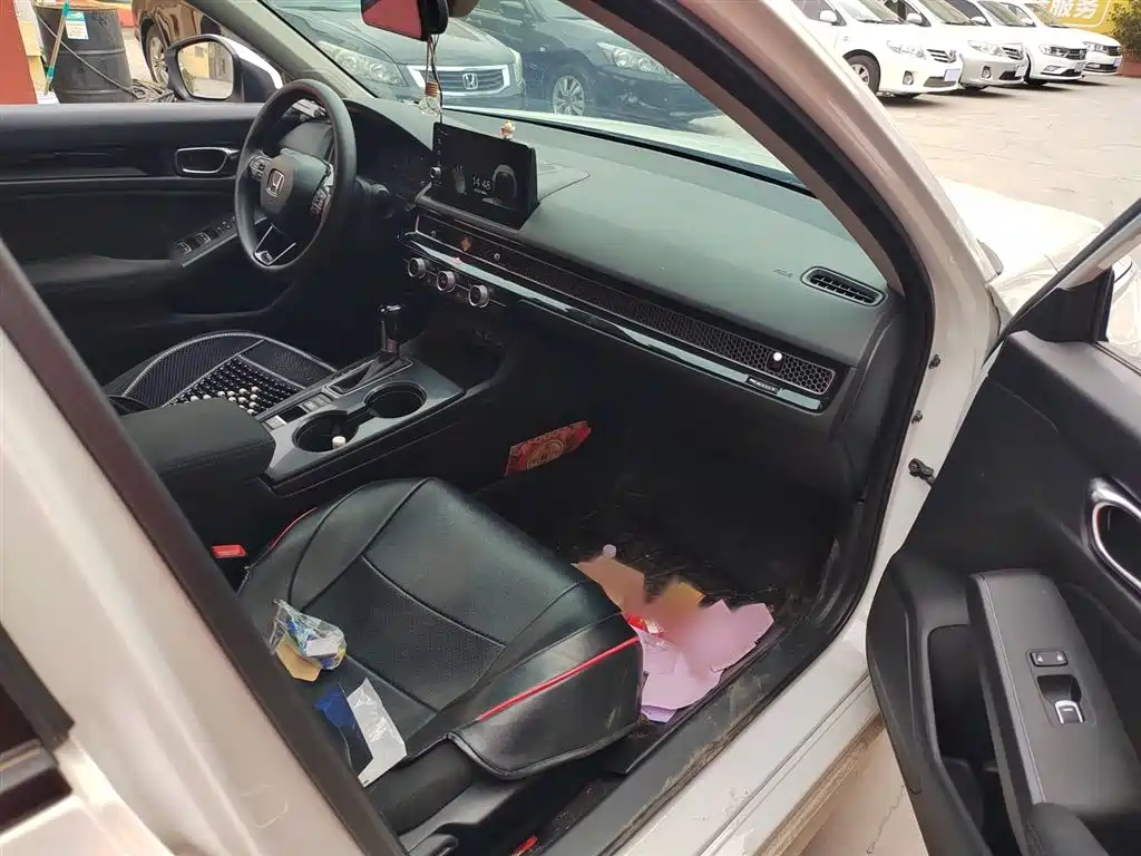Integra 240 TURBO CVT Leading