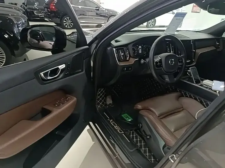 Volvo XC60 沃尔沃XC60 2021款 T5 四驱智雅豪华版