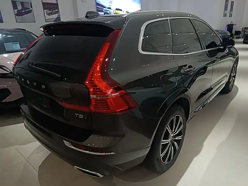 Volvo XC60 沃尔沃XC60 2021款 T5 四驱智雅豪华版