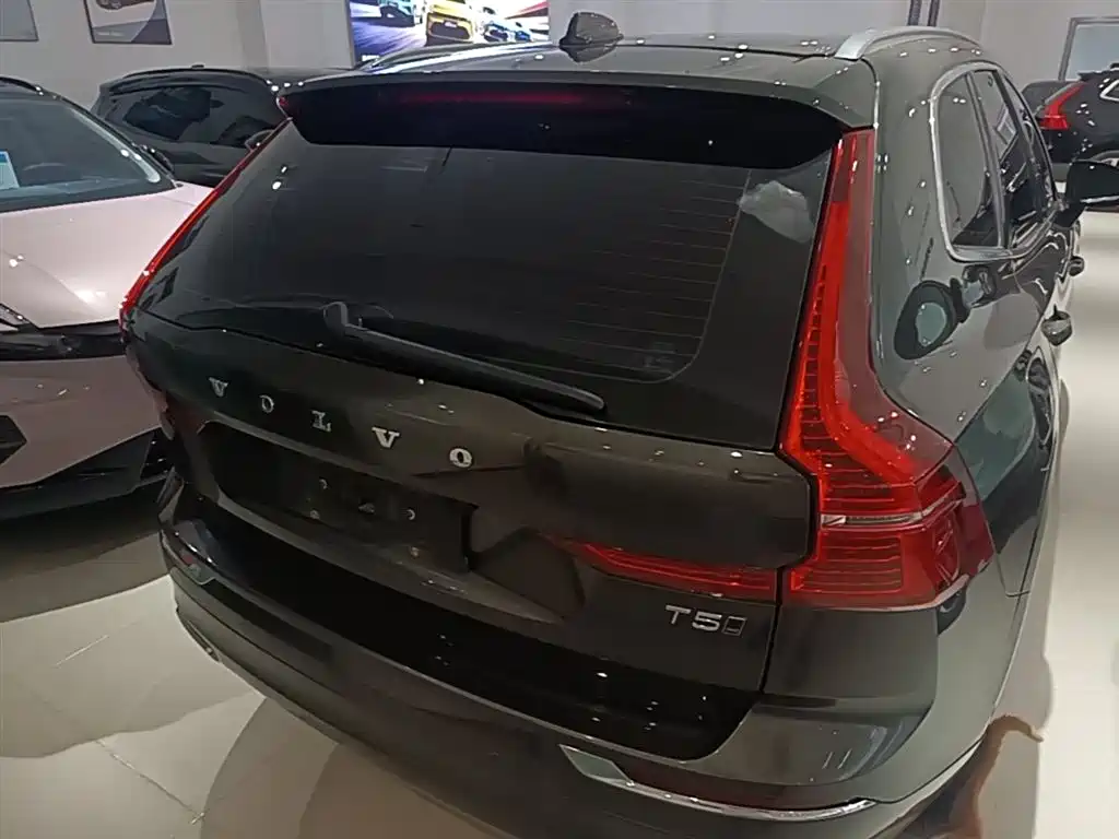 Volvo XC60 沃尔沃XC60 2021款 T5 四驱智雅豪华版
