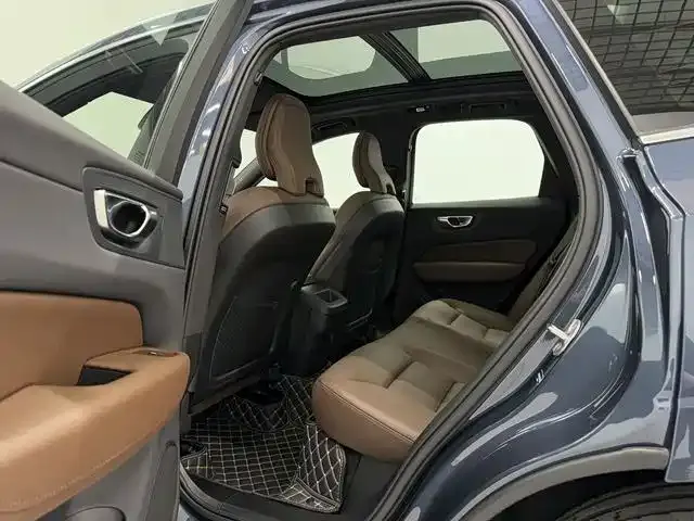Volvo XC60 B5 4 WD Smart Ease Luxury