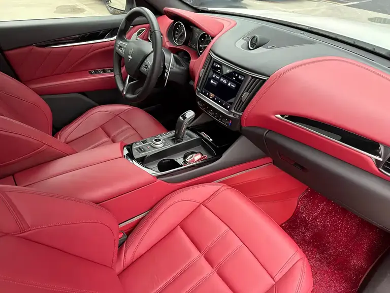 Maserati Levante 2.0 T GT Sharp Edge