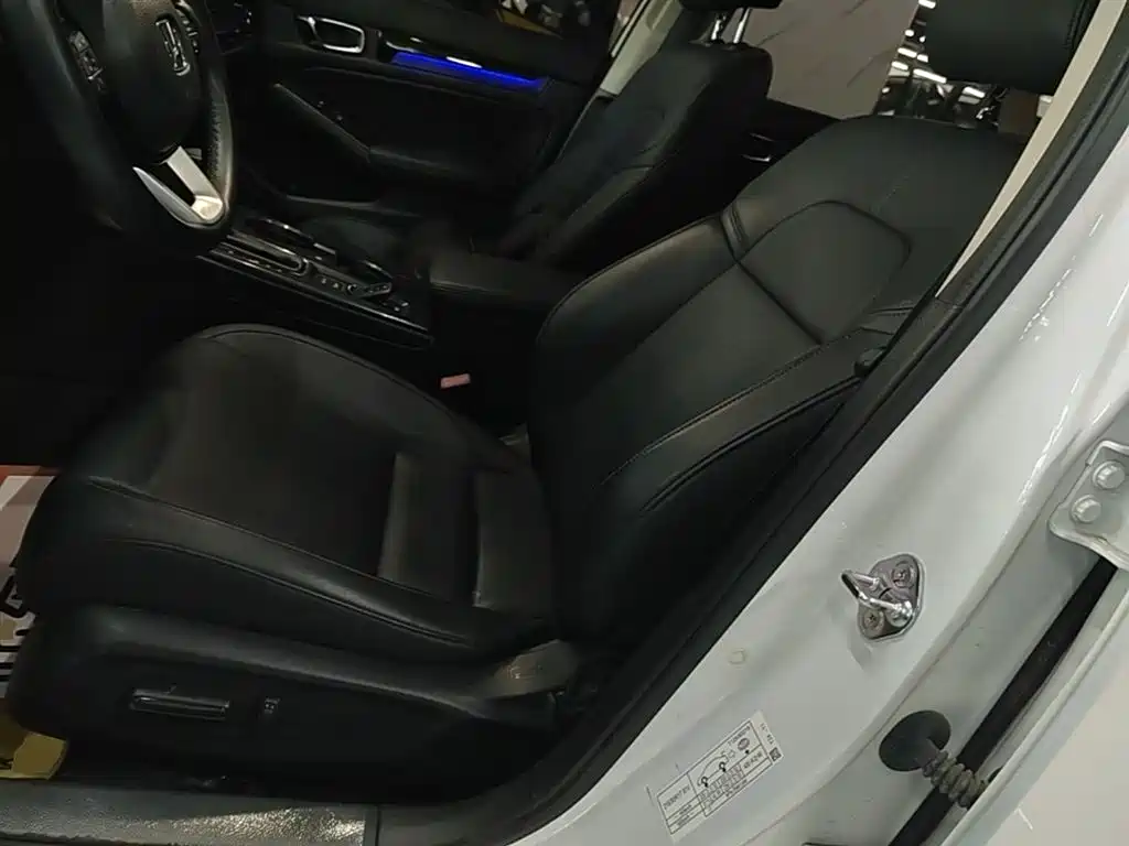 Integra 240 TURBO CVT Luxury
