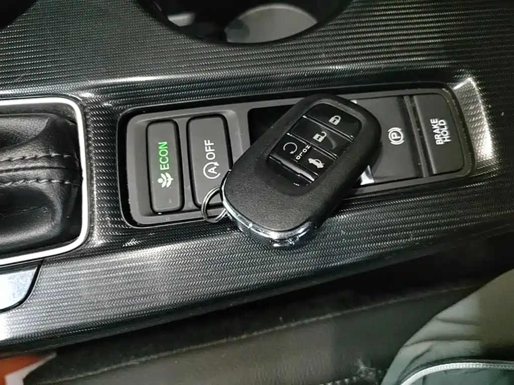 Integra 240 TURBO CVT Luxury