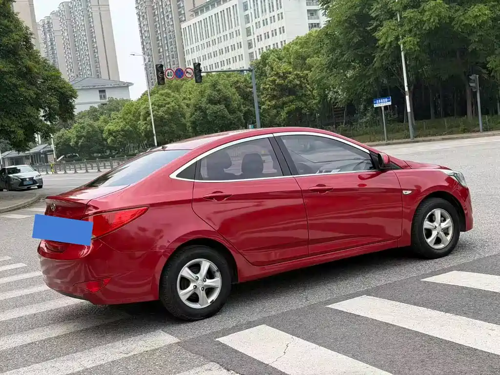 Accent 1.4 L Auto Intelligent GLS