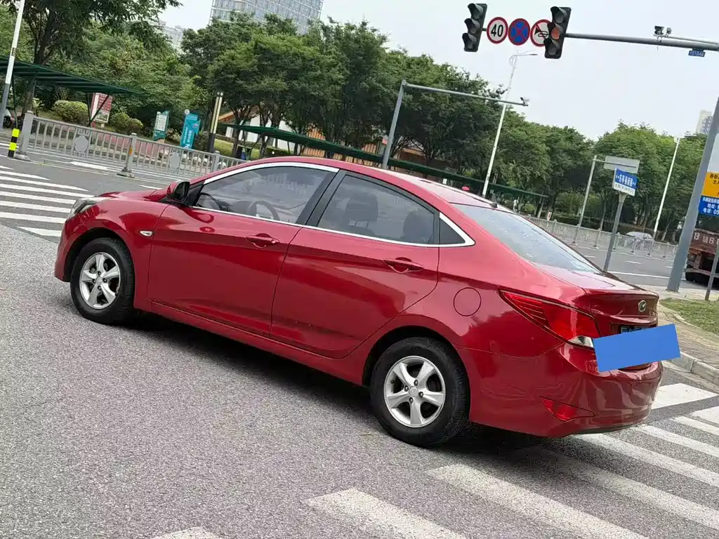 Accent 1.4 L Auto Intelligent GLS