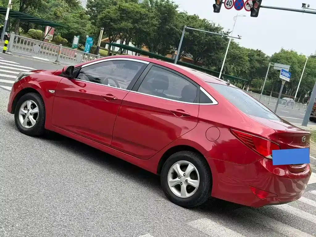 Accent 1.4 L Auto Intelligent GLS