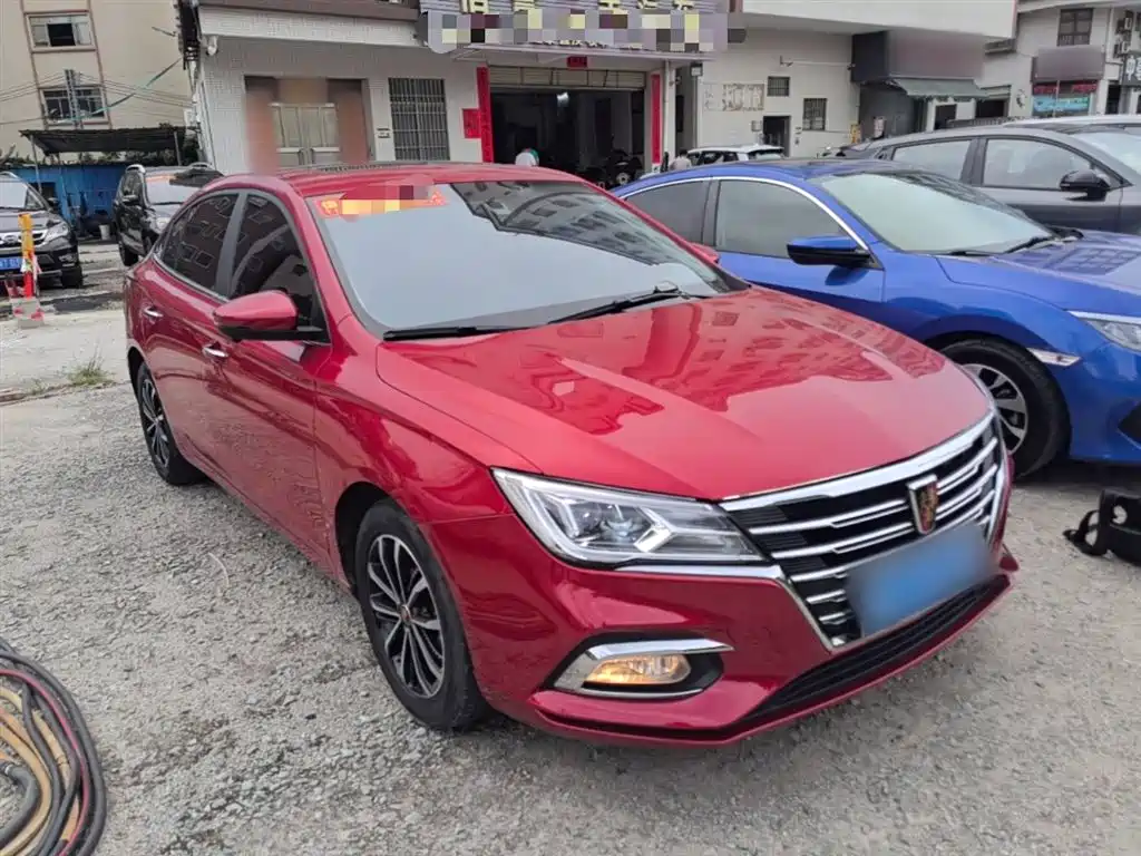 Roewe i5 1.5 L Auto 4 G Connected Leading Luxury Flagship