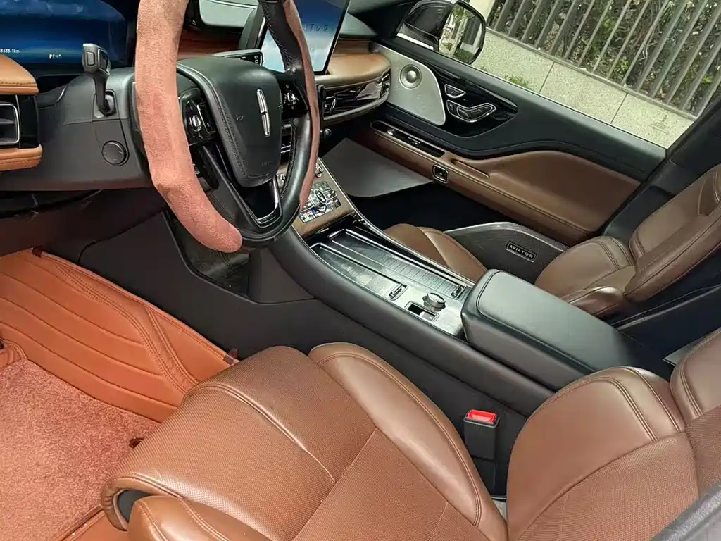 Aviator 3.0 T V6 4 WD Executive